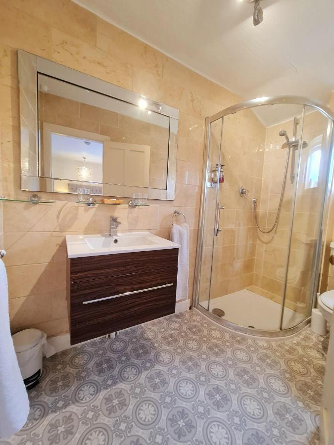 Beaufort Lodge - Central Location & Free Parking 톤턴 외부 사진
