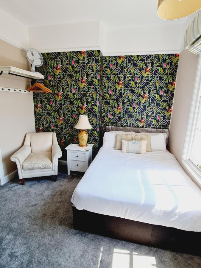 Beaufort Lodge - Central Location & Free Parking 톤턴 외부 사진