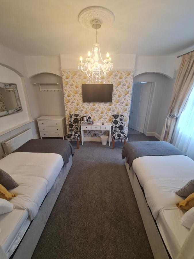 Beaufort Lodge - Central Location & Free Parking 톤턴 외부 사진
