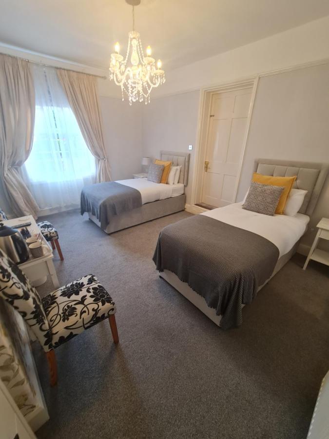 Beaufort Lodge - Central Location & Free Parking 톤턴 외부 사진